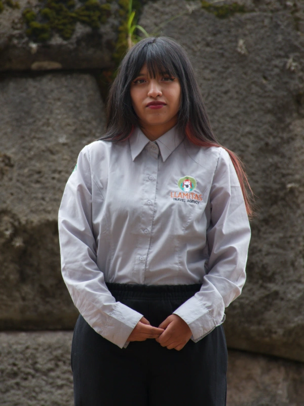 Retrato de Esther Marali, Reserva de Buses y Ventas
