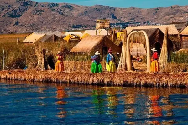 Ilhas Uros e Taquile Full Day