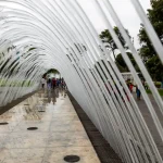 Fuentes iluminadas y túnel de agua interactivo en el Parque de la Reserva de Lima